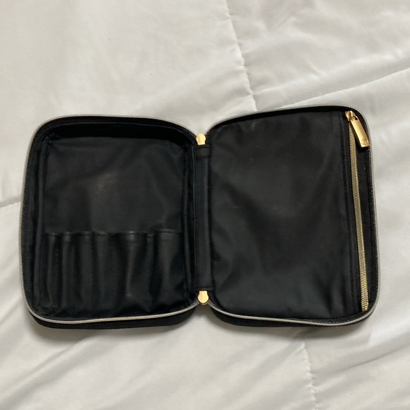 Chanel cosmetic small case - Picture 5 of 7